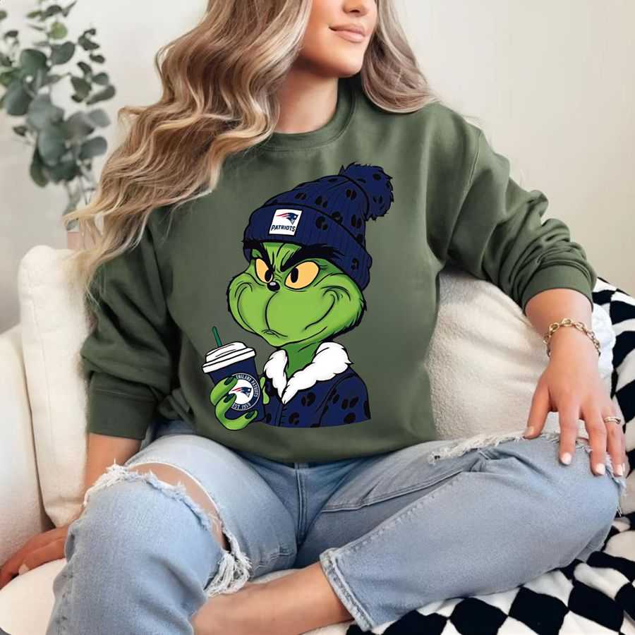 New England Patriots Grinch Style Christmas Fan Sweatshirt