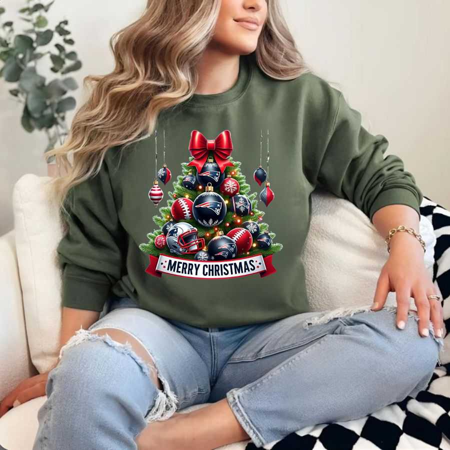 New England Patriots Christmas Tree Fan Sweatshirt