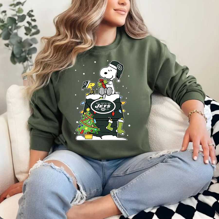 New York Jets Peanuts Snoopy Holiday Football Sweatshirt