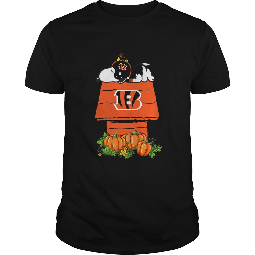 Cincinnati Bengals "snoopy Pumpkin House" T-Shirt Cincinnati Bengals "snoopy Pumpkin House" T-Shirt